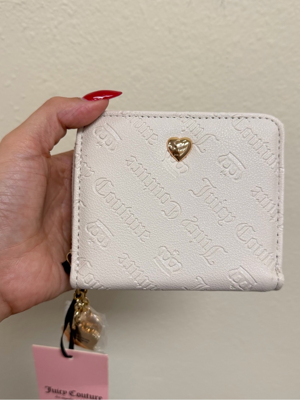 NWT Juicy Couture Cream Embossed Heart Zip Wallet
